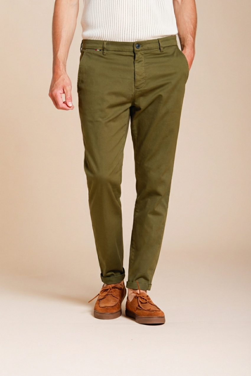 Osaka pantalone chino uomo in tricotina fine di cotone e lyocell carrot fit