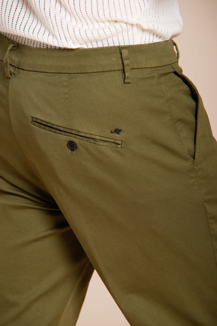 Osaka pantalón chino hombre en tricotina fina de algodón y lyocell carrot fit