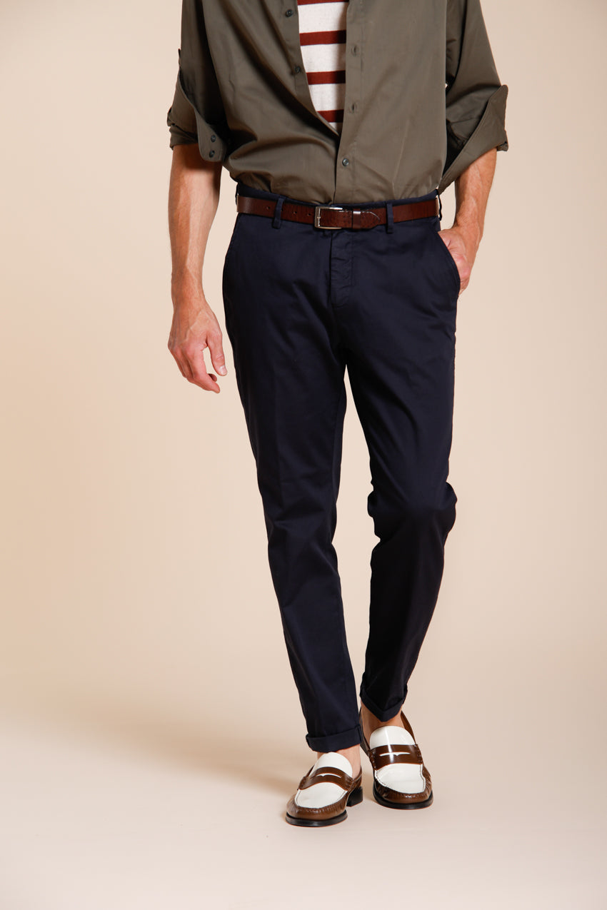 Osaka pantalón chino hombre en tricotina fina de algodón y lyocell carrot fit