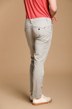 Osaka 1 Pinces pantalón chino hombre en twill de algodón y lyocell carrot fit