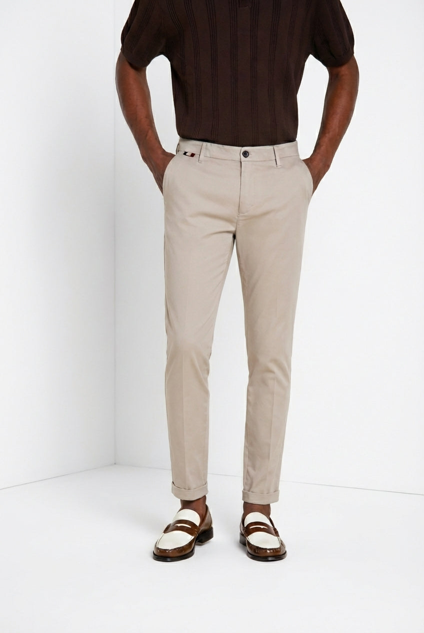 Osaka 1 Pinces men's chino pants in cotton and silk satin carrot fit ①