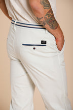 Torino Summer pantalón chino hombre en twill de algodón y lyocell slim fit