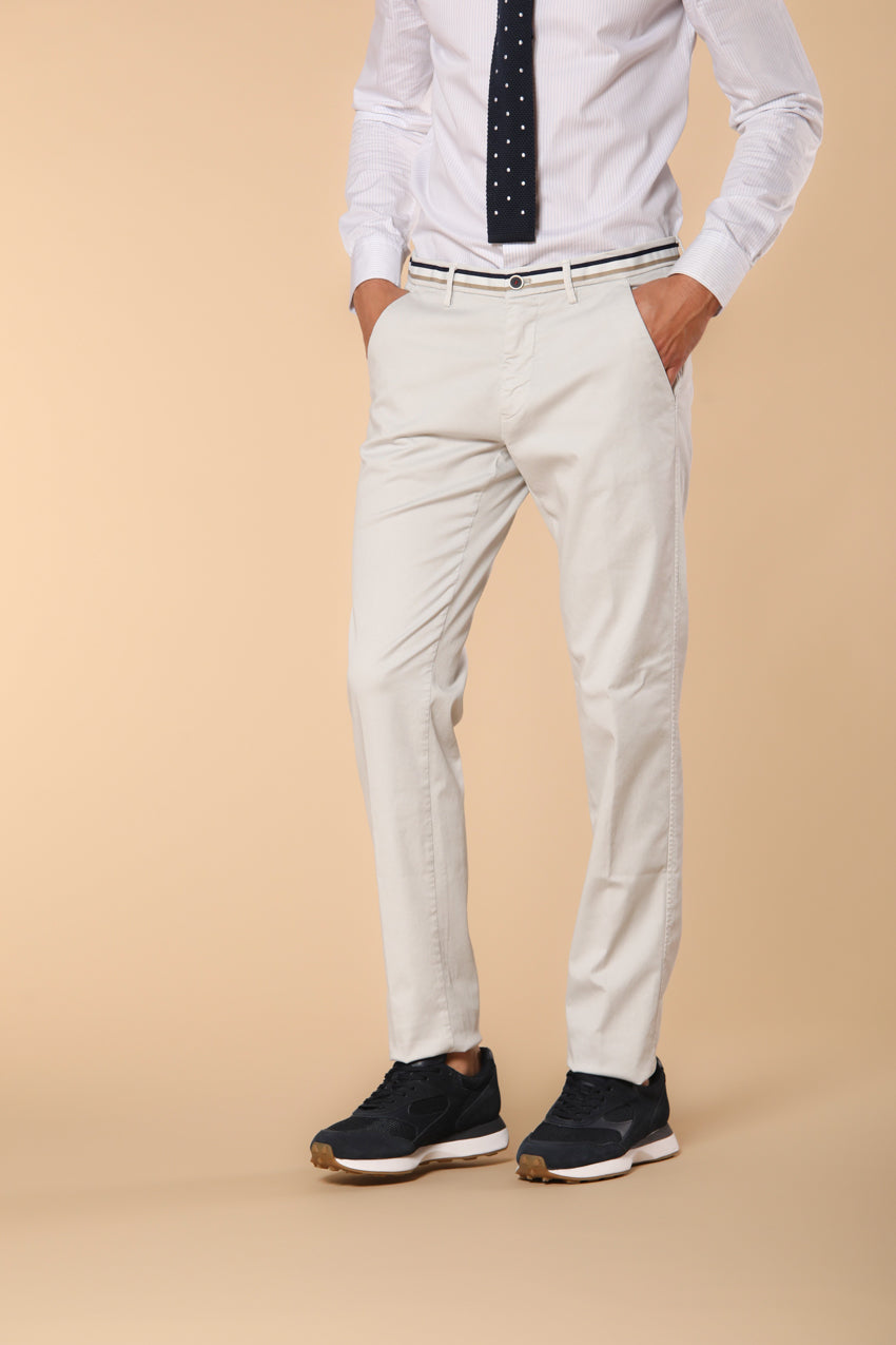 Torino Summer pantalon chino homme en twill de coton et lyocell coupe Slim fit