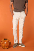 Torino Elegance pantalón chino hombre en tricotina fina de algodón y lyocell slim fit