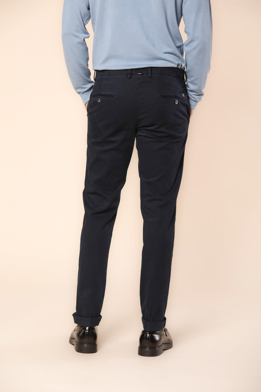 Torino pantalon chino homme en gabardine coupe slim ①.