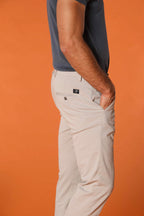 Torino pantalone chino uomo in jacquard maglia filo beige slim fit