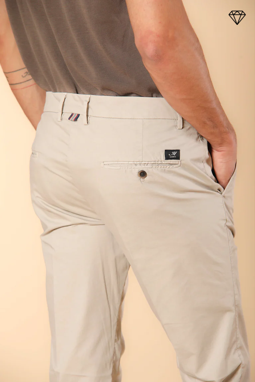 Torino pantalón chino hombre en tricotina de algodón fino y lyocell slim fit ①