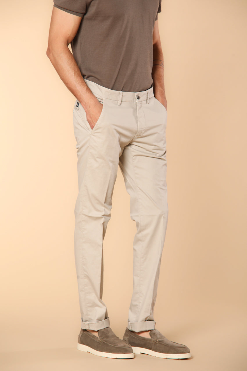 Torino Herren Chino Hose aus leichtem Baumwoll- und Lyocell-Tricot Slim Fit ①