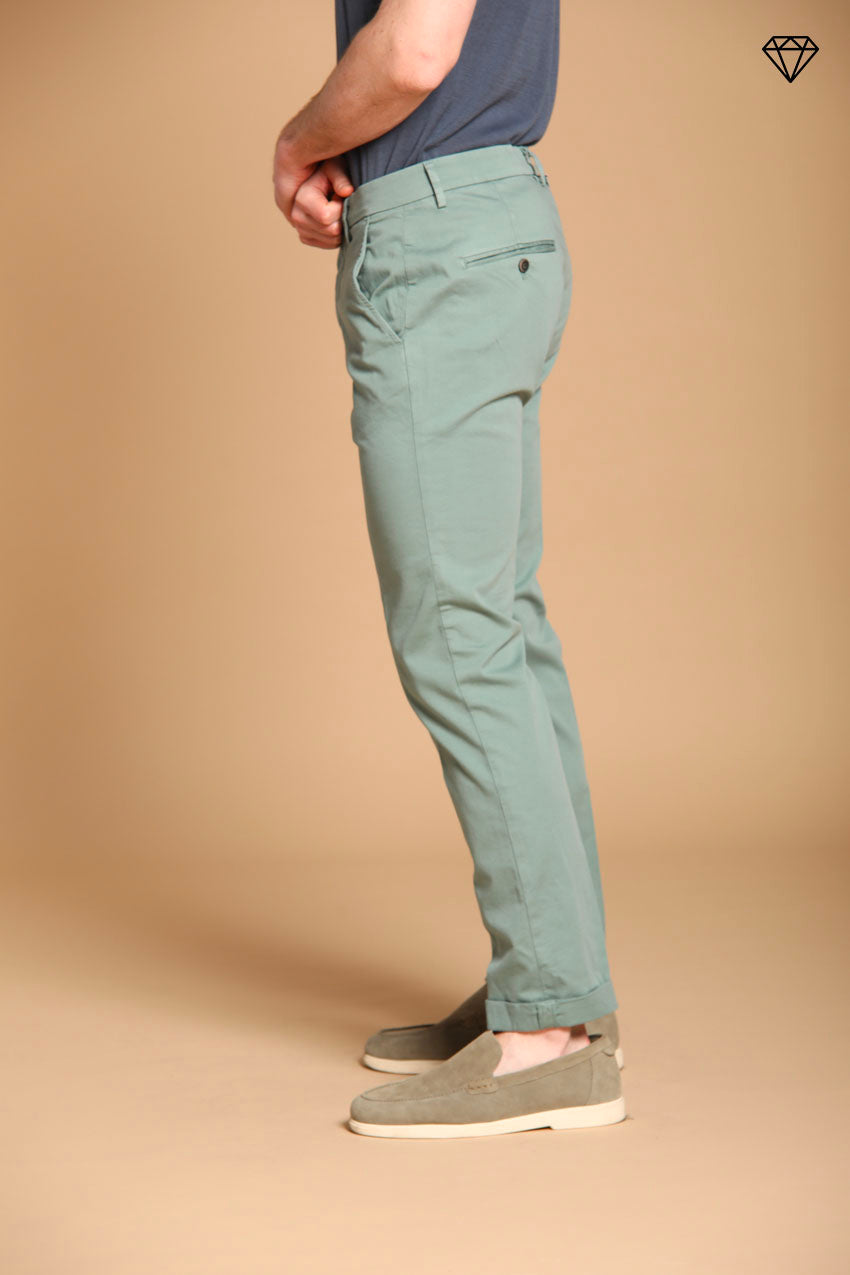 Torino pantalón chino hombre en tricotina de algodón fino y lyocell slim fit ①