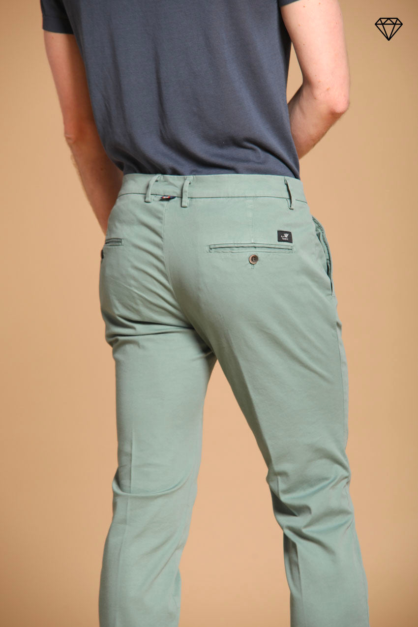 Torino pantalón chino hombre en tricotina de algodón fino y lyocell slim fit ①