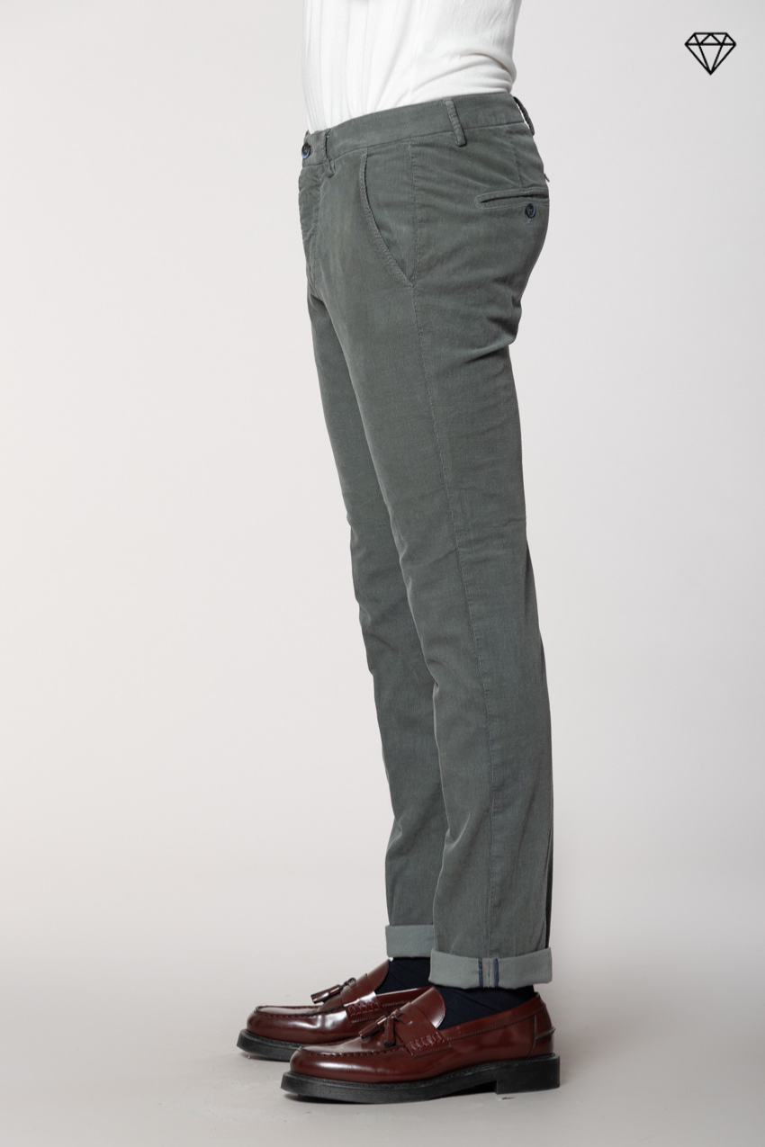 Torino pantalone chino uomo in velluto 1500 righe slim fit  ①