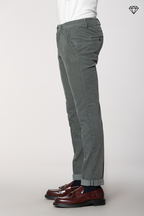 Torino pantalone chino uomo in velluto 1500 righe slim fit  ①