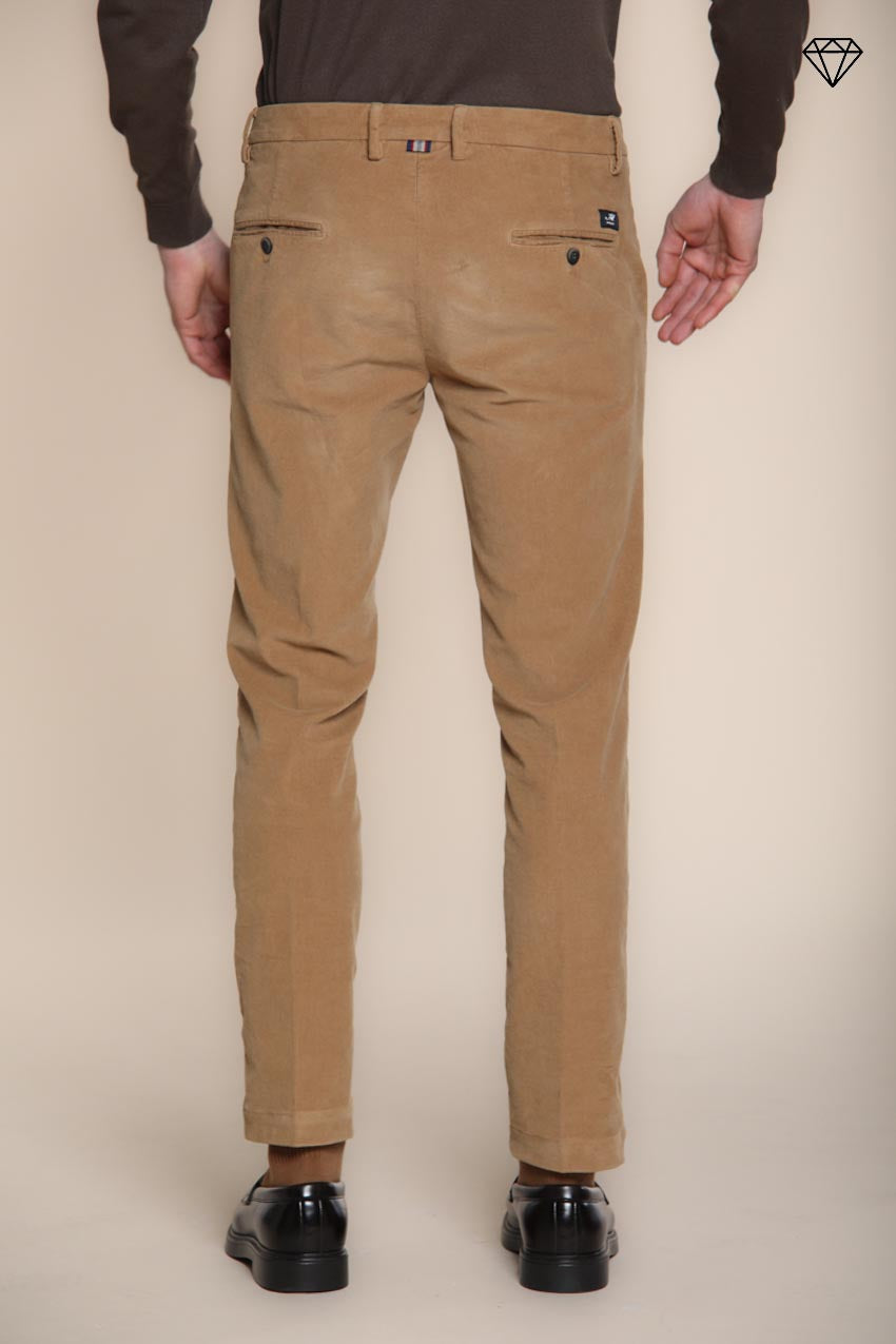 Torino pantalone chino uomo in velluto 1500 righe slim fit  ①