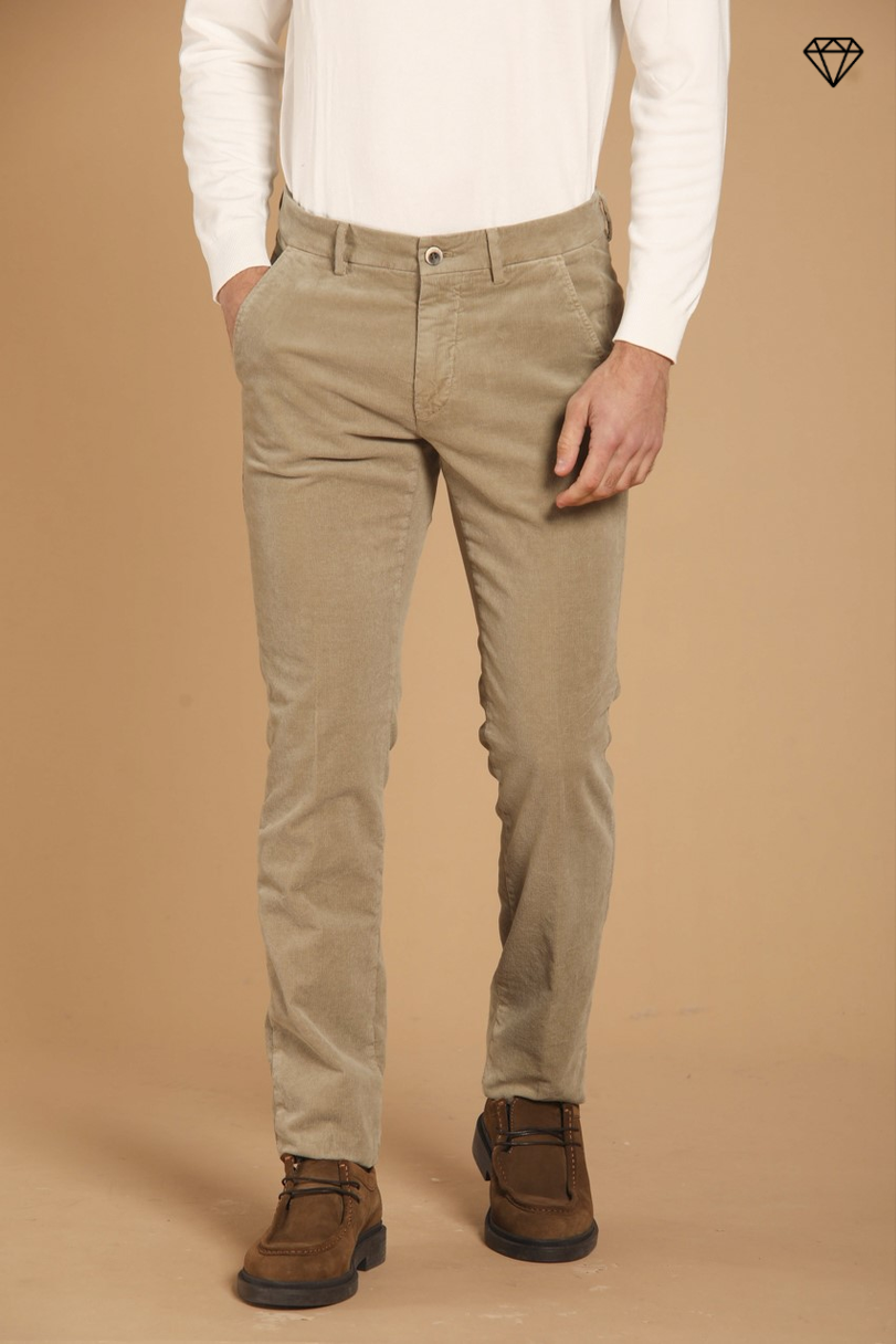 Torino pantalone chino uomo in velluto 1500 righe slim fit  ①