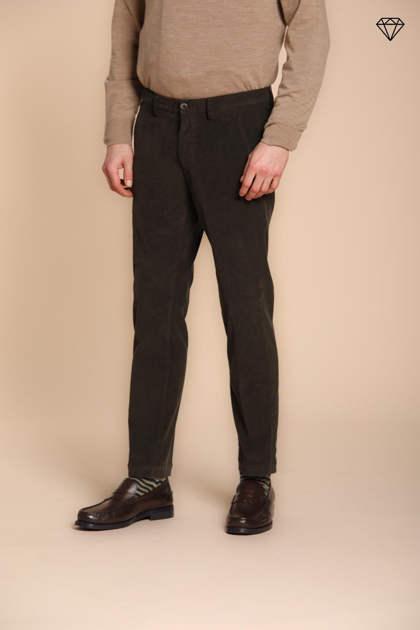 Torino pantalón chino hombre en pana 1500 líneas slim fit ①