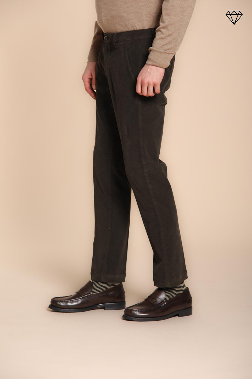 Torino pantalón chino hombre en pana 1500 líneas slim fit ①