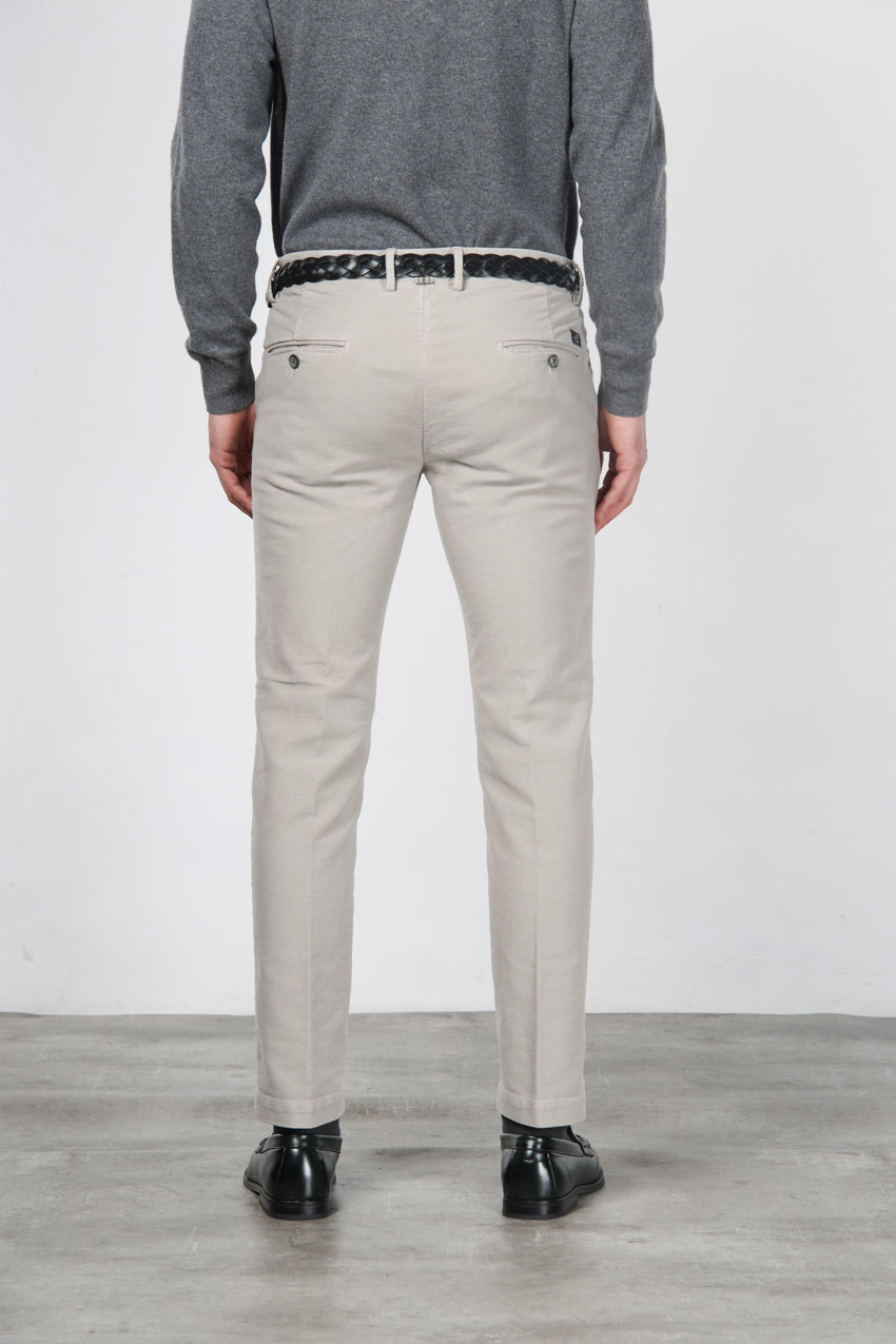Torino pantalón chino de hombre en pana 1000 rayas, slim fit ①