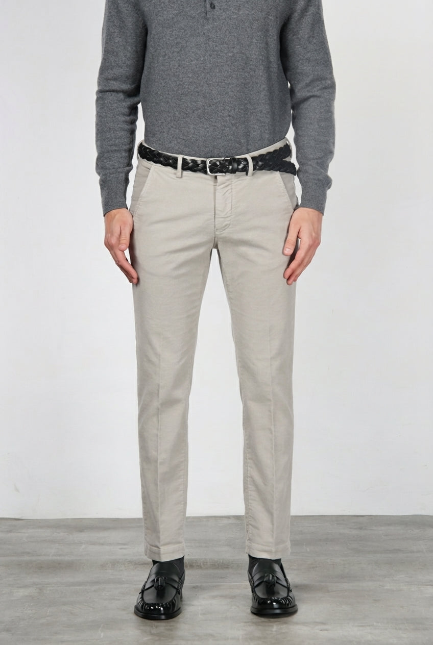 Torino pantalón chino de hombre en pana 1000 rayas, slim fit ①