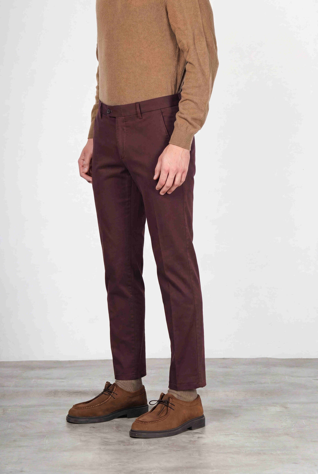 Torino Flex pantalón chino de hombre en satén, slim fit ①