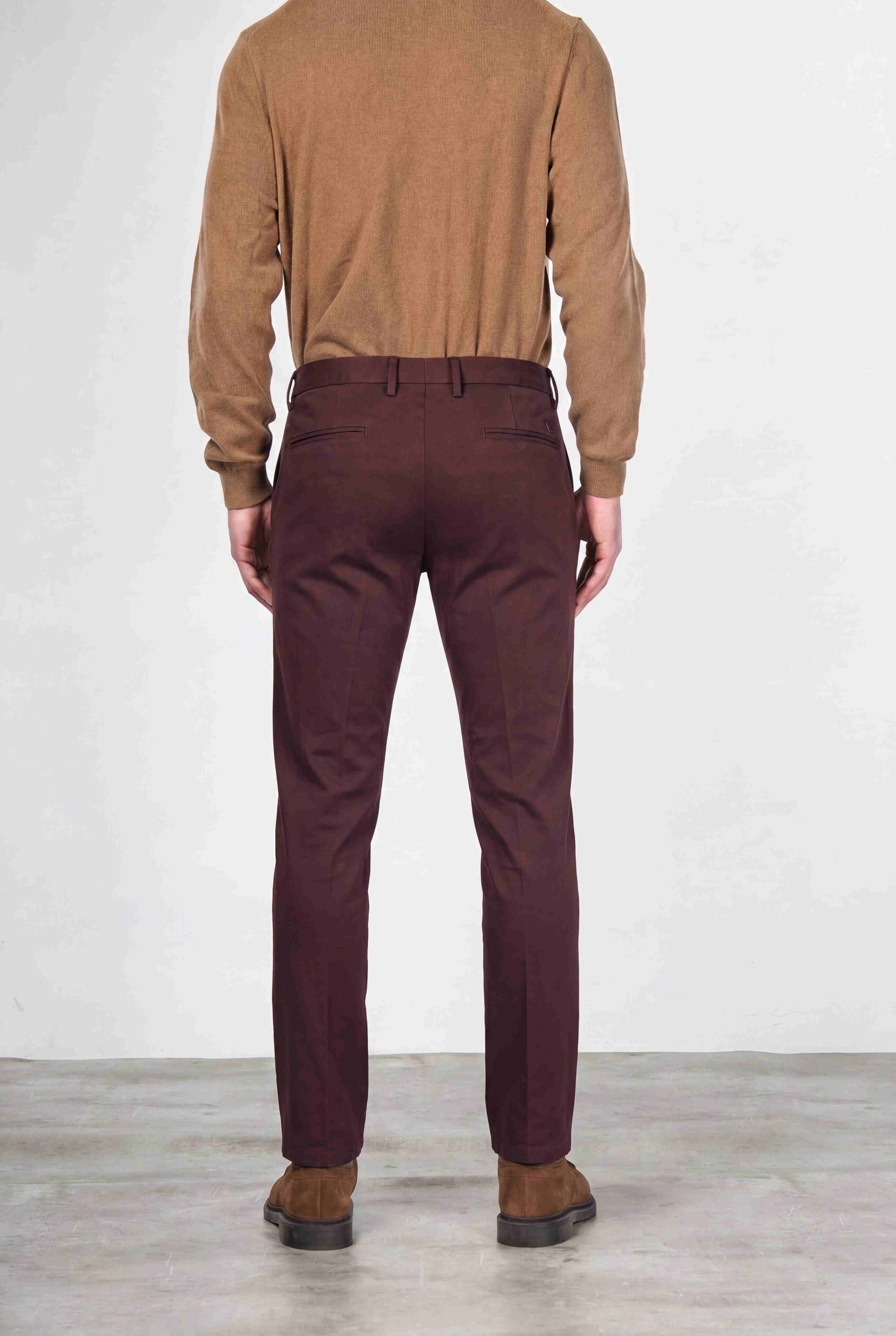 Torino Flex pantalón chino de hombre en satén, slim fit ①