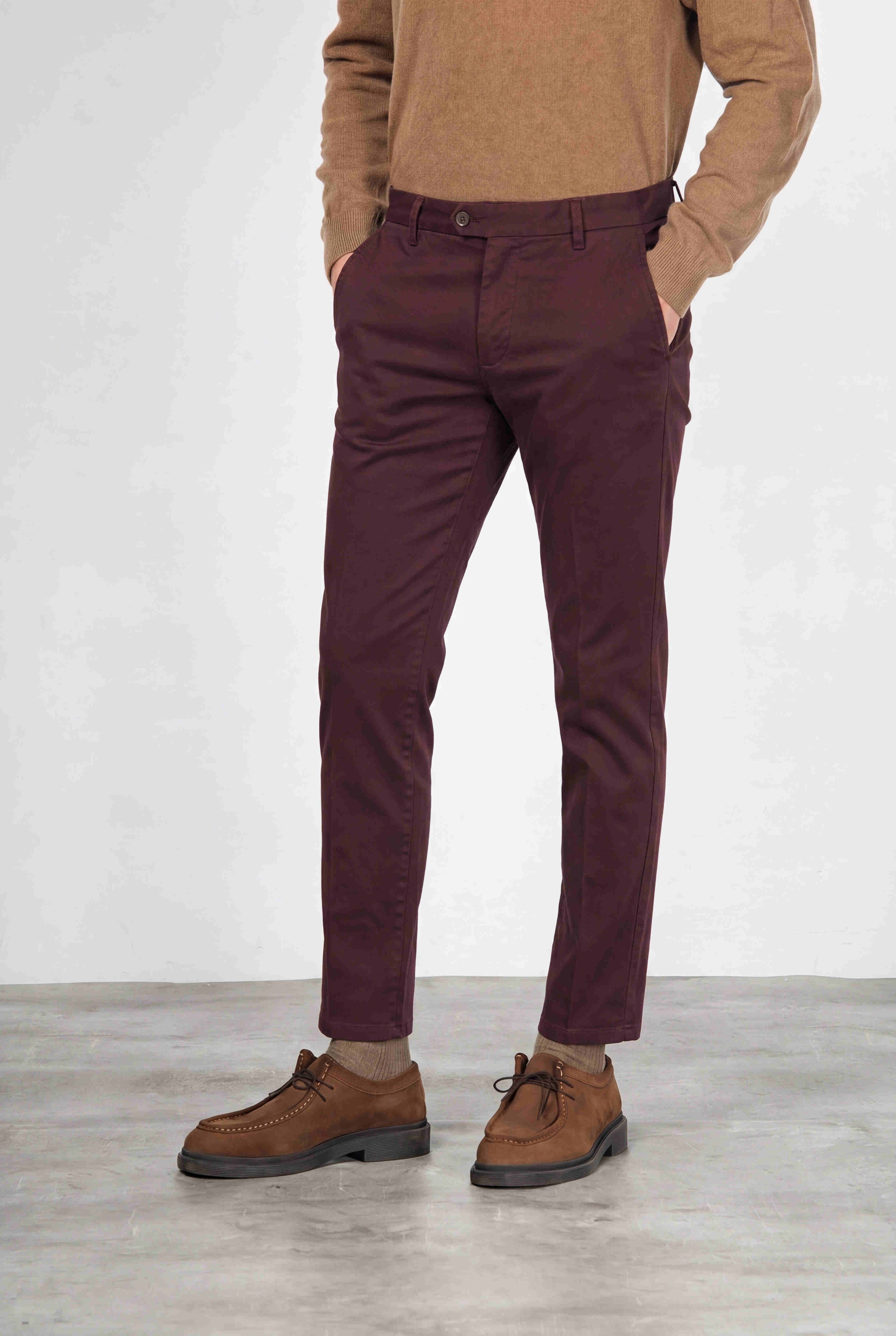 Torino Flex pantalón chino de hombre en satén, slim fit ①