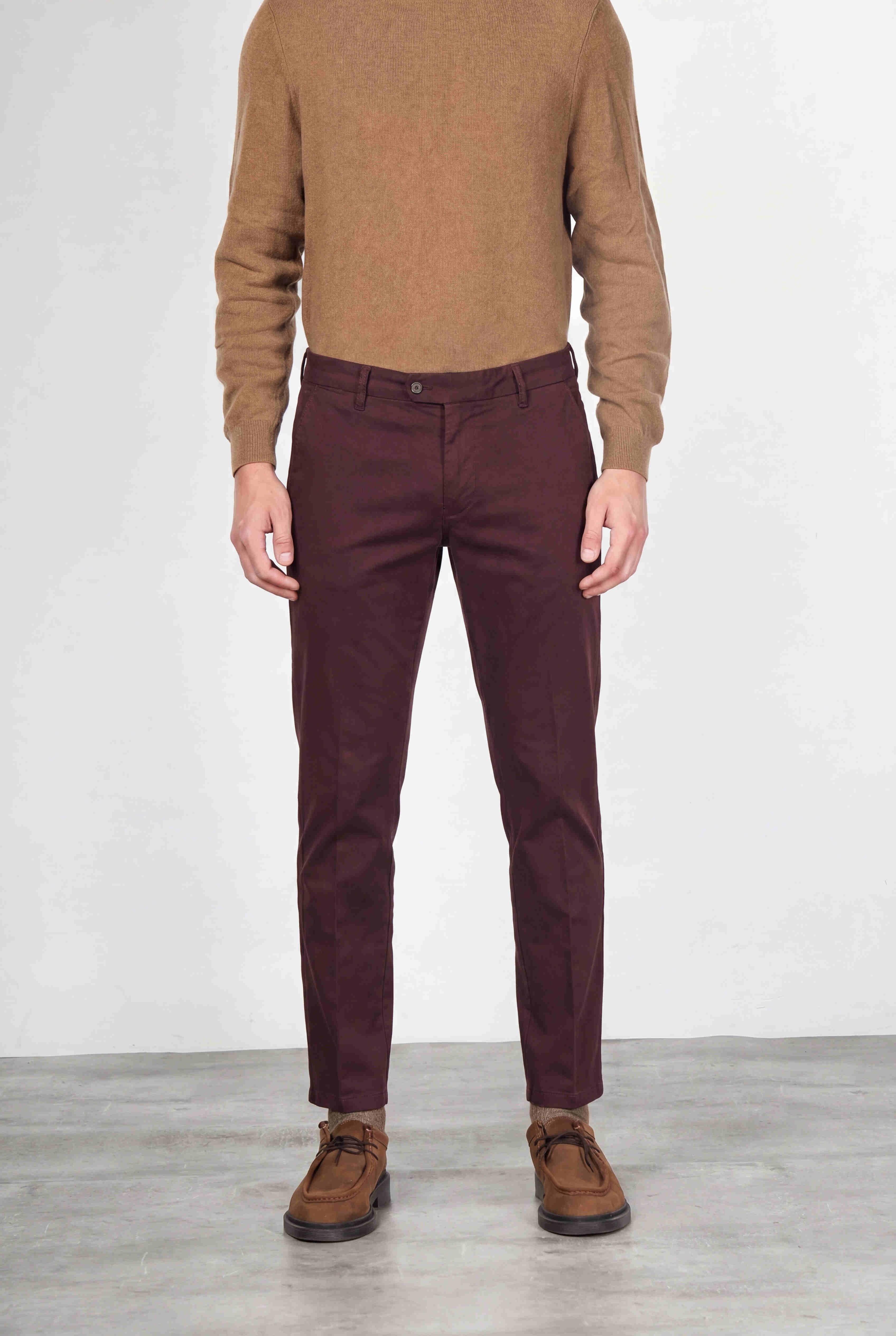 Torino Flex pantalón chino de hombre en satén, slim fit ①