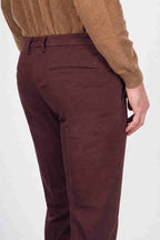 Torino Flex pantalón chino de hombre en satén, slim fit ①