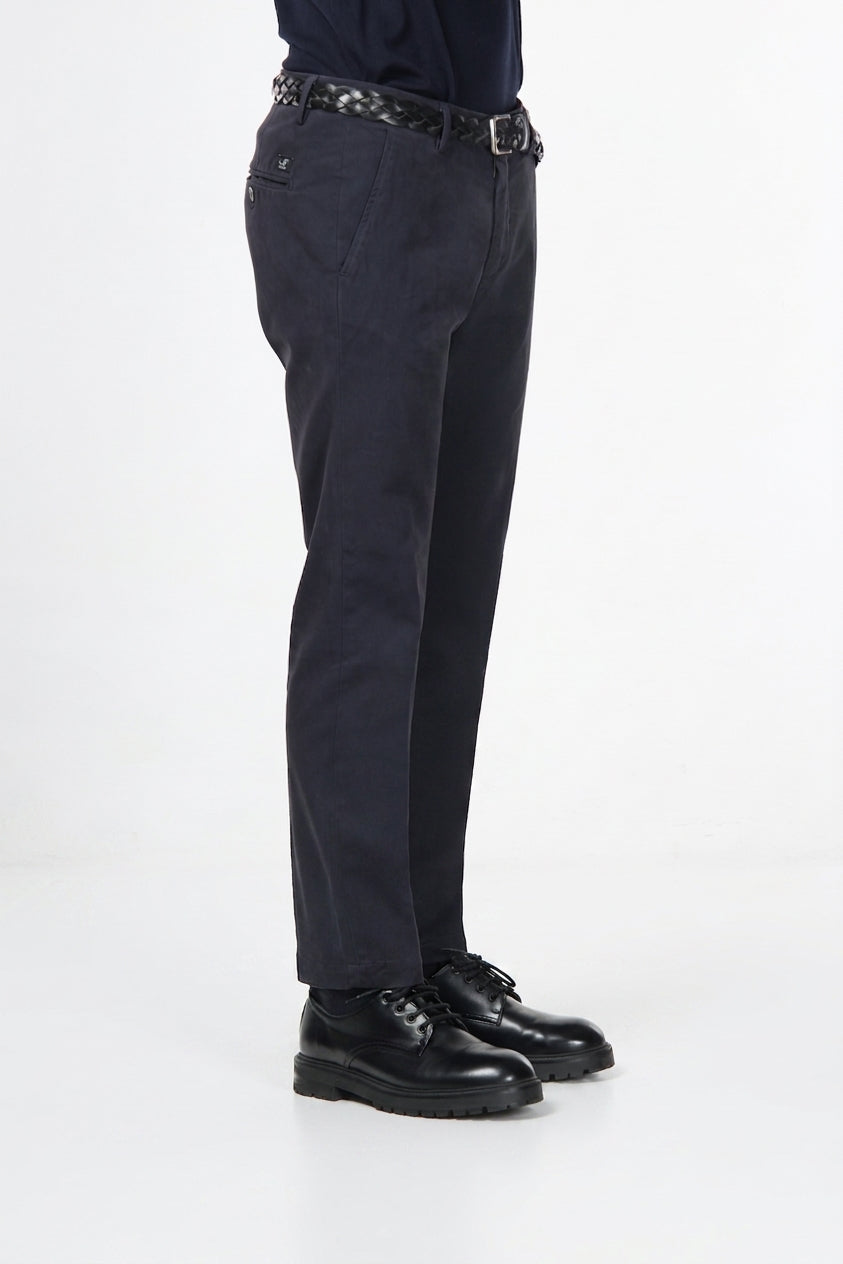 Torino pantalón chino de hombre en pana 1000 rayas, slim fit ①