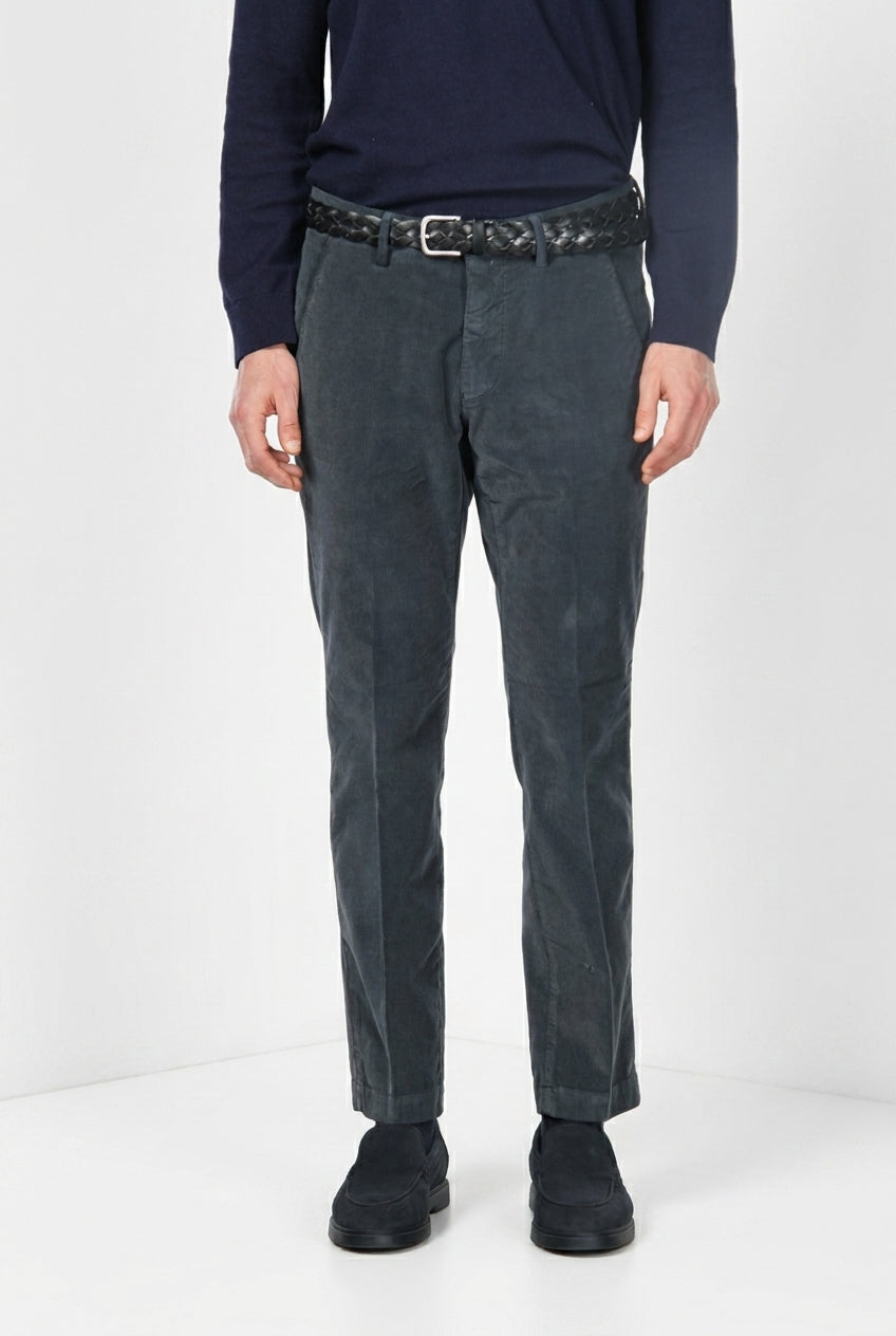 Torino pantalón chino de hombre en pana 1000 rayas, slim fit ①