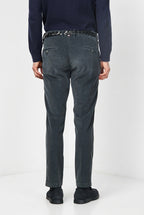 Torino pantalón chino de hombre en pana 1000 rayas, slim fit ①