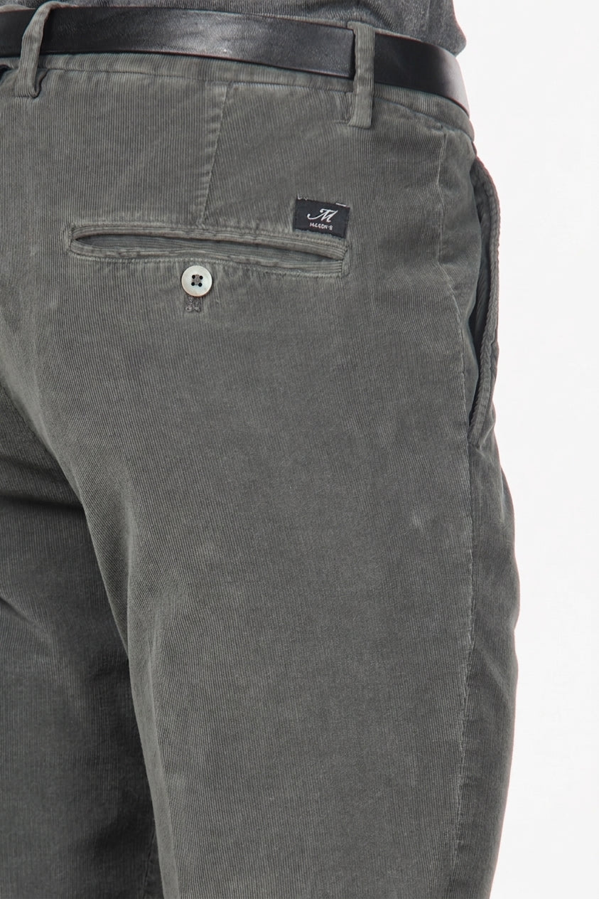 Torino pantalón chino de hombre en pana 1000 rayas, slim fit ①