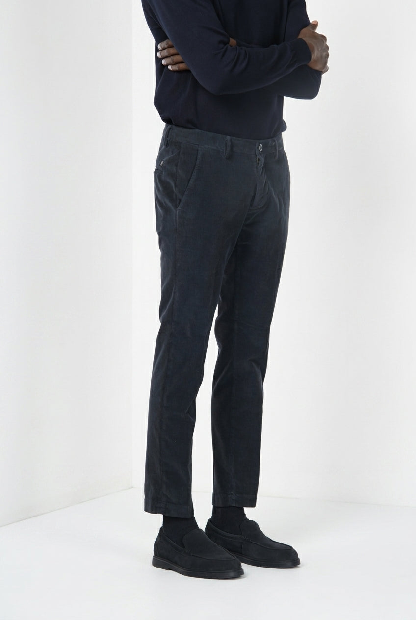 Pantalón chino Torino para hombre en pana 1000 rayas slim fit ①