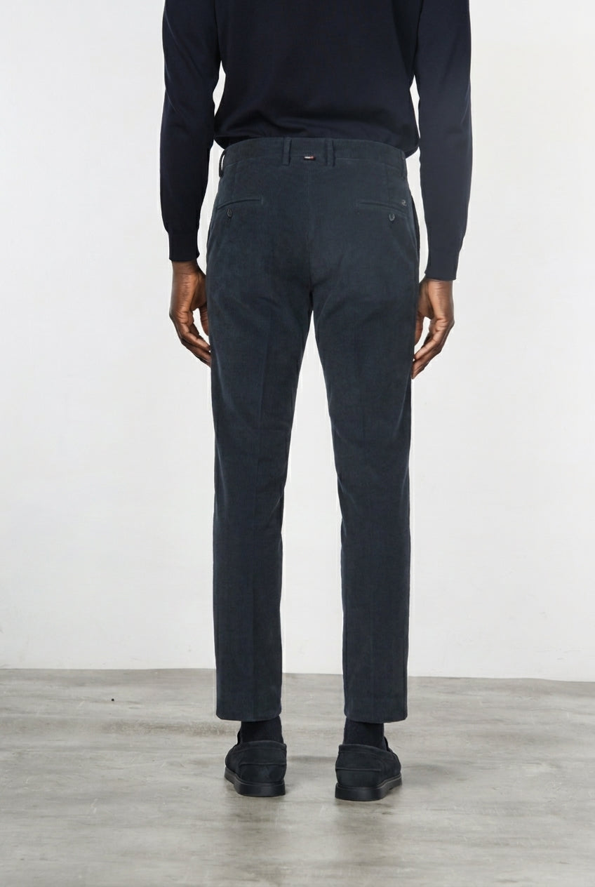 Pantalón chino Torino para hombre en pana 1000 rayas slim fit ①