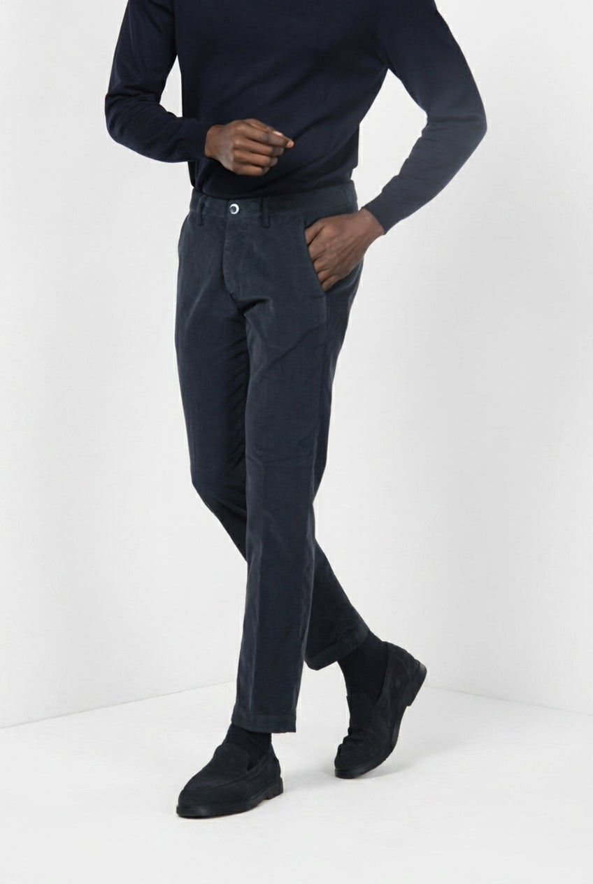 Pantalón chino Torino para hombre en pana 1000 rayas slim fit ①