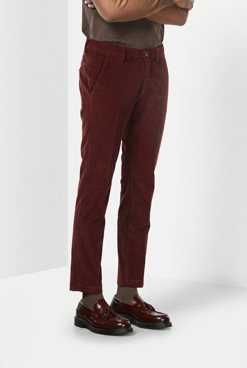 Torino pantalón chino de hombre en pana 1000 rayas, slim fit ①