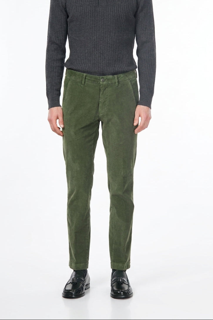 Torino pantalón chino de hombre en pana 1000 rayas, slim fit ①