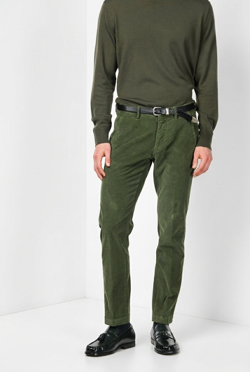 Torino pantalón chino de hombre en pana 1000 rayas, slim fit ①