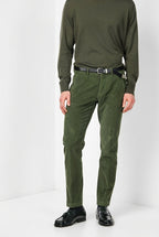 Torino pantalón chino de hombre en pana 1000 rayas, slim fit ①