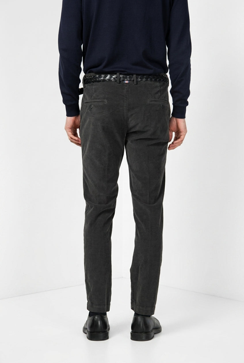 Torino pantalón chino de hombre en pana 1000 rayas, slim fit ①