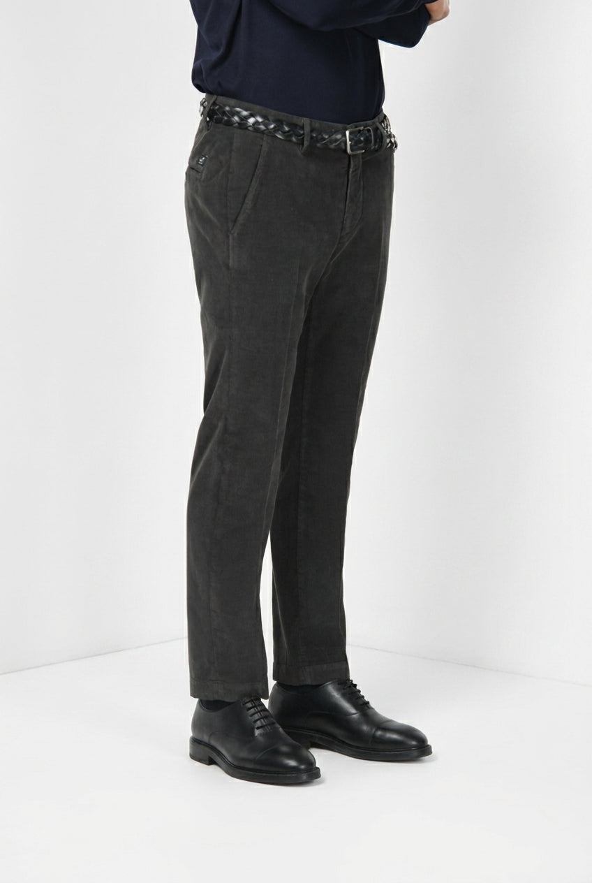 Torino pantalón chino de hombre en pana 1000 rayas, slim fit ①
