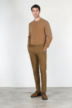 Torino Flex pantalón chino de hombre en satén, slim fit ①