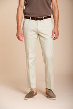 Torino Flex pantalón chino hombre en gabardina stretch slim fit ①