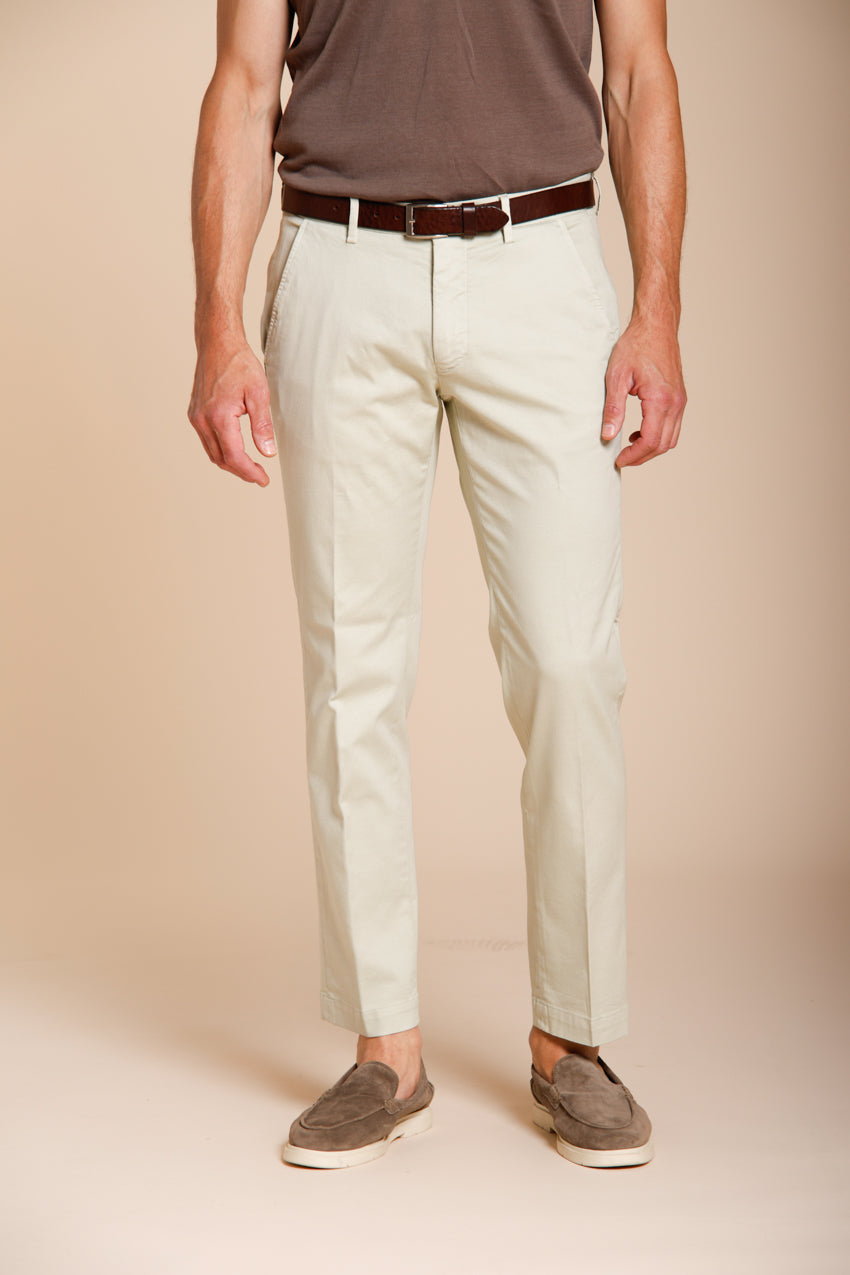 Torino Flex pantalón chino hombre en gabardina stretch slim fit ①