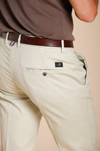 Torino Flex pantalón chino hombre en gabardina stretch slim fit ①