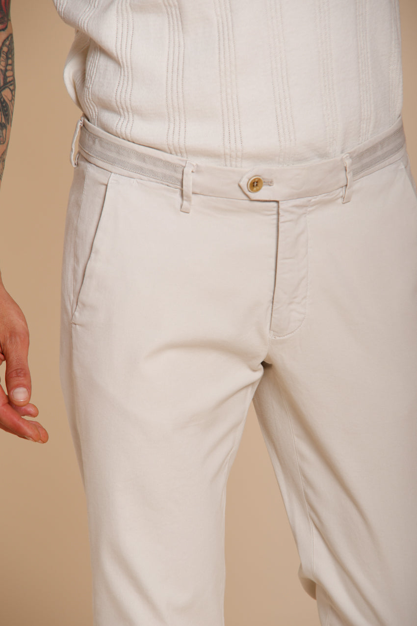 Torino City pantalón chino hombre en tricotina fina de algodón y lyocell slim fit