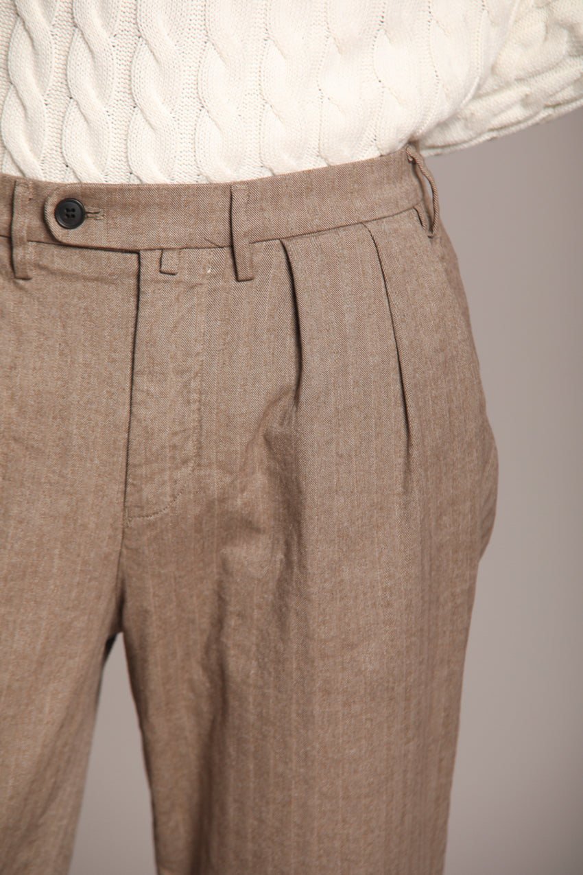 Foto 6 Boston 2 Pinces pantalone chino uomo in resca tinto filo cashmere relaxed fit