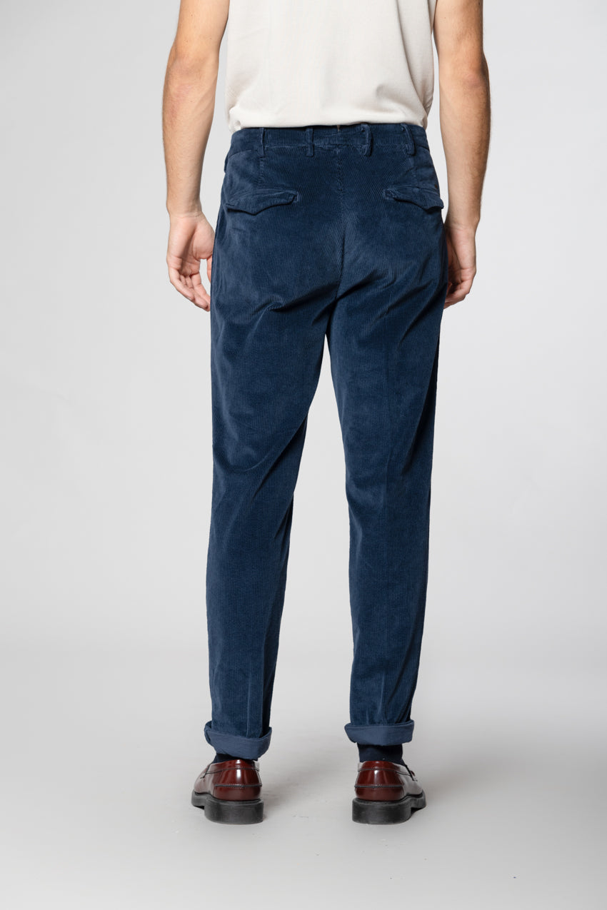 Boston 2 Pinces men’s chino trousers in 500 wale corduroy relaxed fit