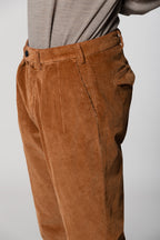 Boston 2 Pinces men’s chino trousers in 500 wale corduroy relaxed fit