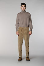 Boston 2 Pinces men’s chino trousers in 500 wale corduroy relaxed fit