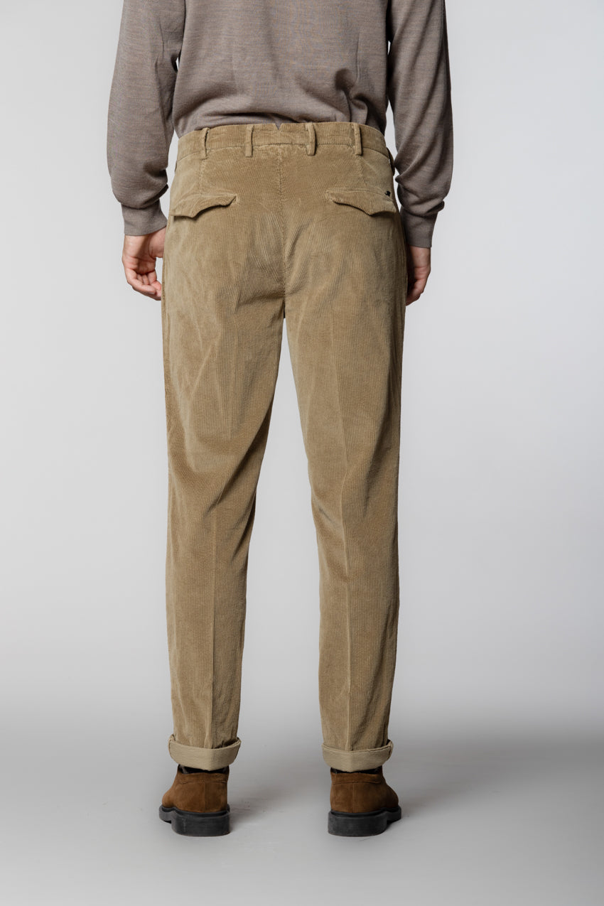 Boston 2 Pinces men’s chino trousers in 500 wale corduroy relaxed fit